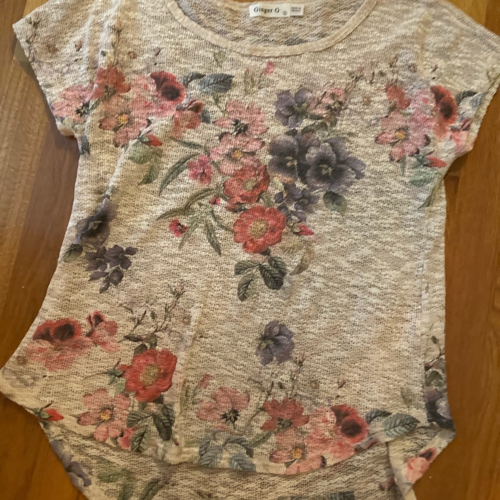 Woman floral gauze shirt